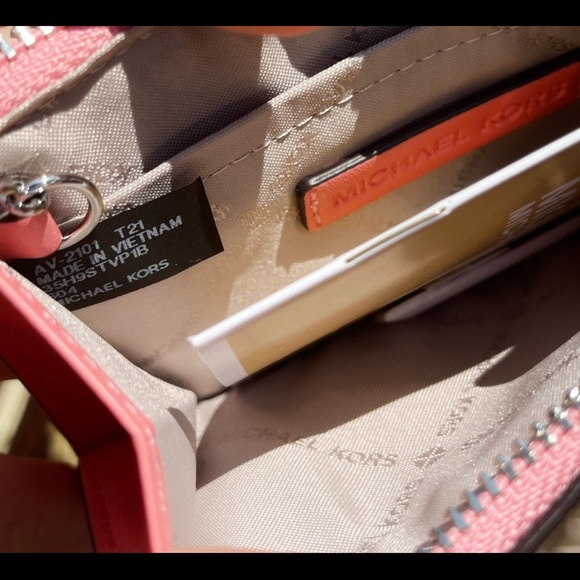 NWT Michael Kors Coin Wallet ID holder - Picture 6 of 6